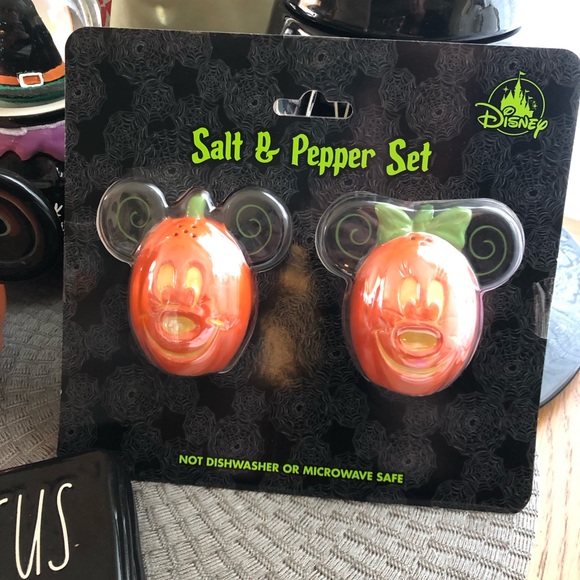 🎃Disney Mickey Minnie Mouse Halloween Pumpkin Salt Pepper Shakers🎃 - Picture 2 of 5